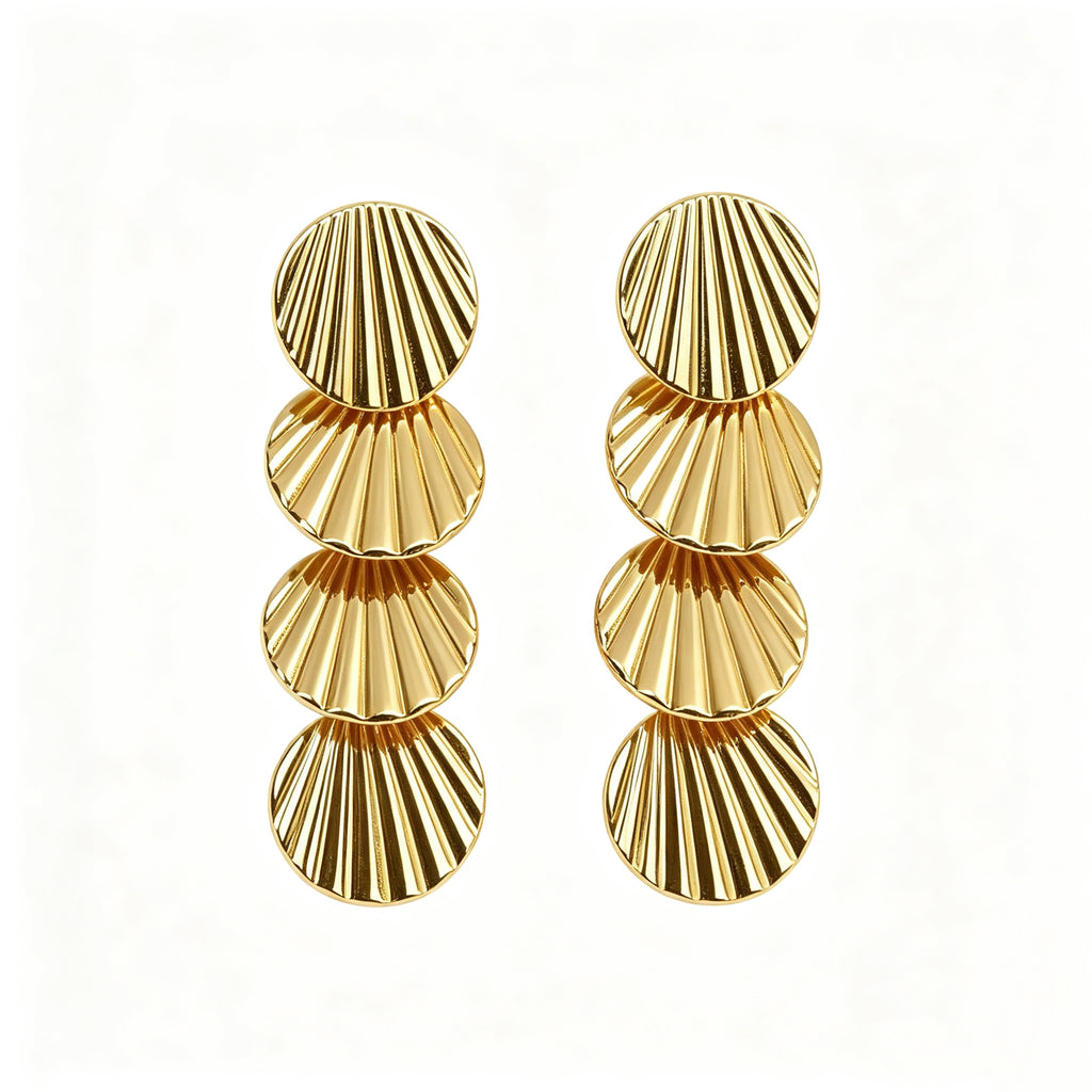 Pendientes largos de concha a rayas de cuatro niveles chapados en oro, pendientes llamativos colgantes con lentejuelas texturizadas de abanico vintage, joyería de metal elegante para uso diario y fiesta de mujeres