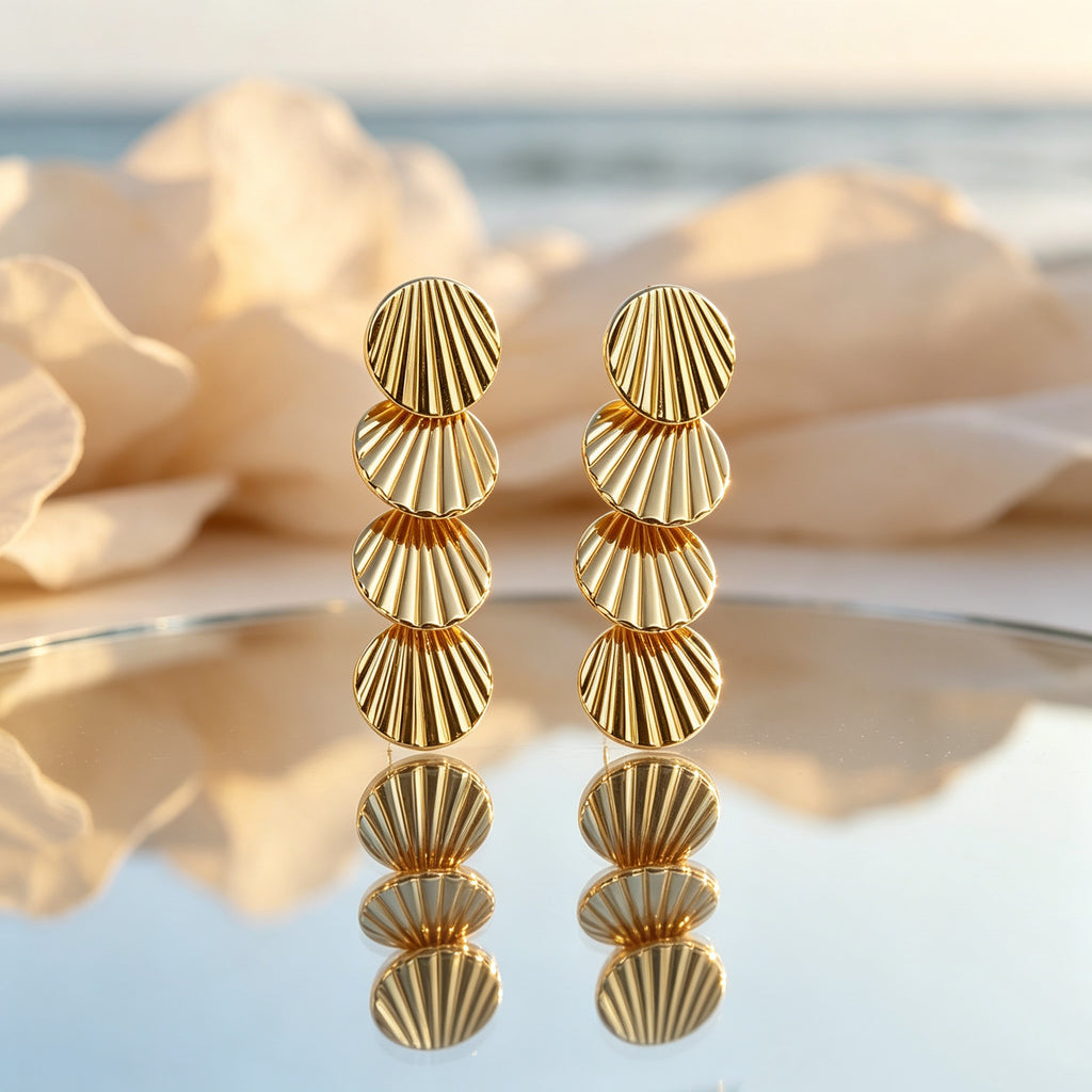 Pendientes largos de concha a rayas de cuatro niveles chapados en oro, pendientes llamativos colgantes con lentejuelas texturizadas de abanico vintage, joyería de metal elegante para uso diario y fiesta de mujeres