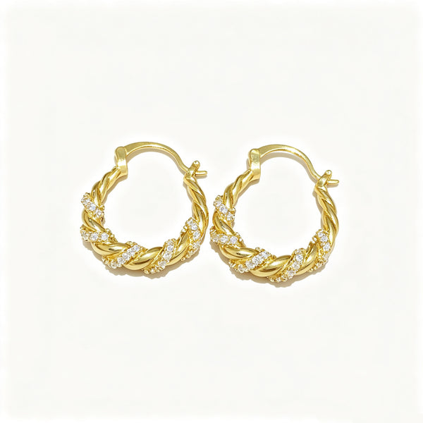 EYDT Wide Hammered Surface Huggie Hoop Earrings, 18K Gold Plated Waterproof Hypoallergenic Stainless Steel Thick Circle Jewelry Gift For Travel Party Casual Outfits