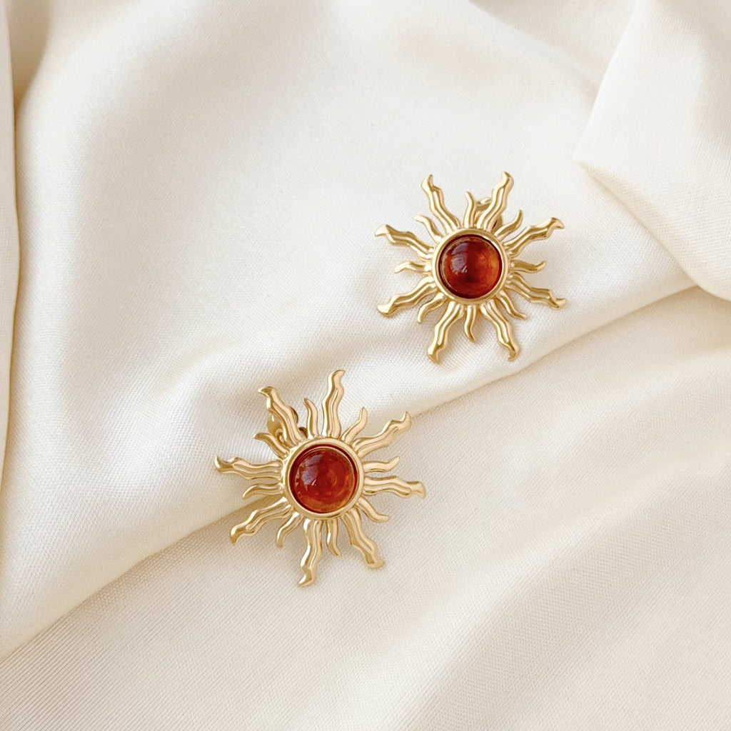 EYDT Retro Sun Shape Red Round Crystal Stud Earrings, 18K Gold Plated Waterproof Hypoallergenic Stainless Steel Sparkly Red Gem Starburst Jewelry Gift For Wedding Date Daily Outfit